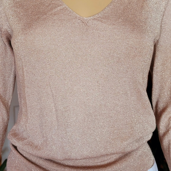 Colour Works Knitted Sweater With V-Neckline - Picture 4 of 7